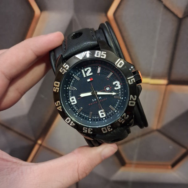 Tommy Hilfiger Preowned Quartz Black Dial with Date Display Mens Watch